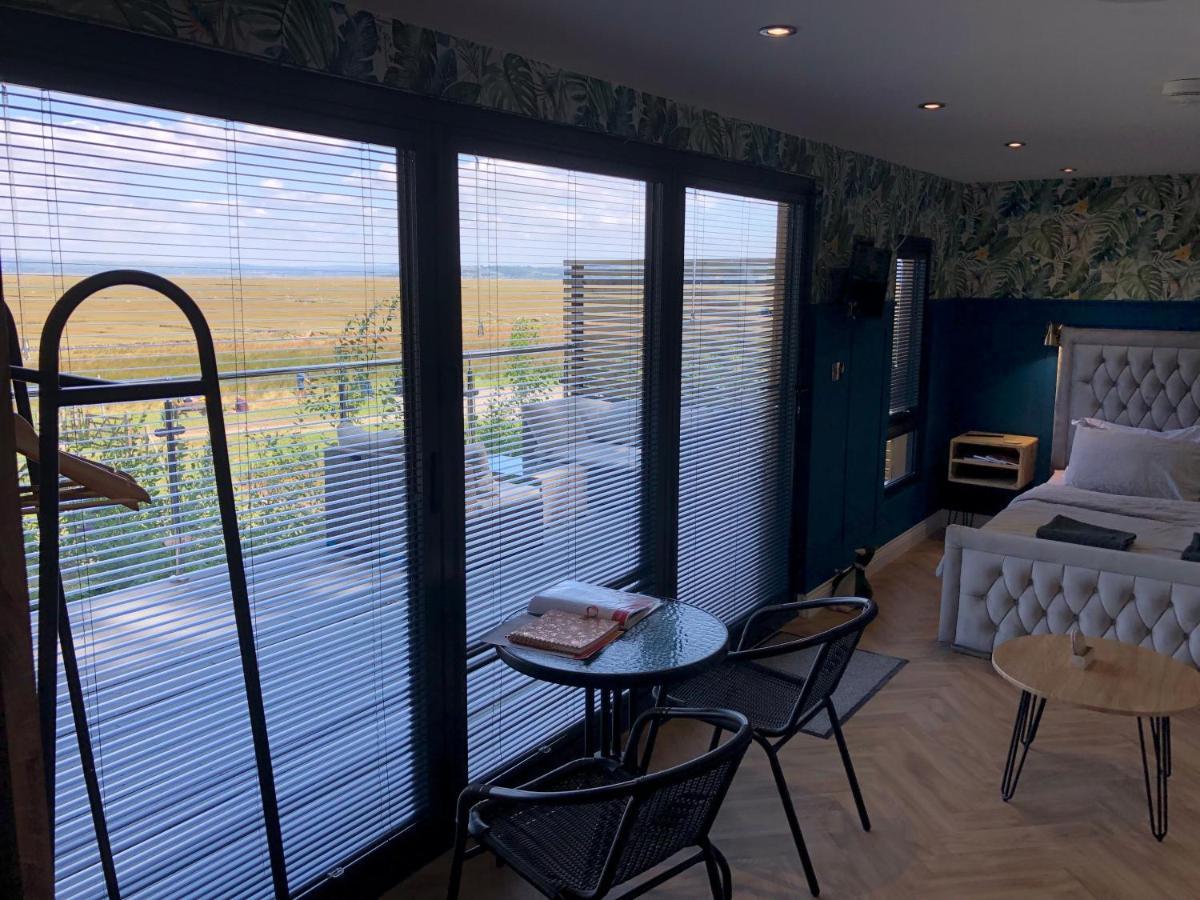 The Rhossili Bay Secret Villa Swansea Exterior photo